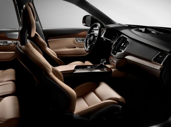 Volvo XC90 First Edition 