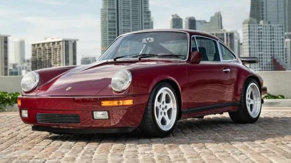 Цена - 4 295 000 долара, търг на RM Sotheby's

Оригиналeн Yellowbird, боядисан в цвят Bordeaux Red. Тази кола е една от само шестте олекотени версии, произвеждани някога, и всъщност е е съхранявана в дома на Алоис Руф по онова време. Това е предимството да си шеф.
