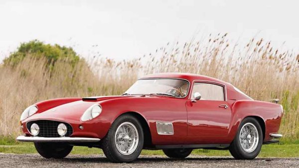 Цена - 4 850 000 долара, търг на Gooding Christie's

Ferrari е произвела само 78 екземпляра от 250 GT TdF, но пък в четири различни каросерии. Това е един от 36-те, направени от лек алуминий в каросерията тип берлинета.
