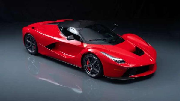 Цена - 5 230 000 долара, търг на RM Sotheby's

Когато е доставено на първия си собственик, това LaFerrari е изминало само 87 км. Сега пробегът е същият. Колата прекарва целия си живот в "частно убежище с контролирана влажност и температура" в Калифорния, въпреки че е поръчана с опции за 127 241 долара.
