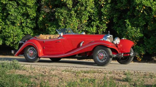 Цена - 5 340 000 долара, търг на RM Sotheby's

Носител на най-голямата награда на Конкурса за елегантност в Пебъл Бийч през 1982 г., този 500 K с десен волан е закупен като нов от писателя, преводач и 7-ми граф на Аран, Артър Гор.
