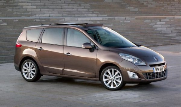 През 2011 Renault пенсионира стария 1.9 dCi, неподходящ вече за новите екостандарти, и го замени с два агрегата от семейството R9M. Първият, с обем 1.6 литра, послужи не само в цялата гама на французите (Megane, Kadjar, Fluence, Scenic, Talsiman, Kadjar, Espace), но и в Nissan Qashqai (като заместник на японския 2.0 dCi), в по-евтините версии на Mercedes C-Class, и в Mercedes Vito. Мощността на 1.6 dCi варира между 115 и 180 конски сили (във варианта с туин турбо). 