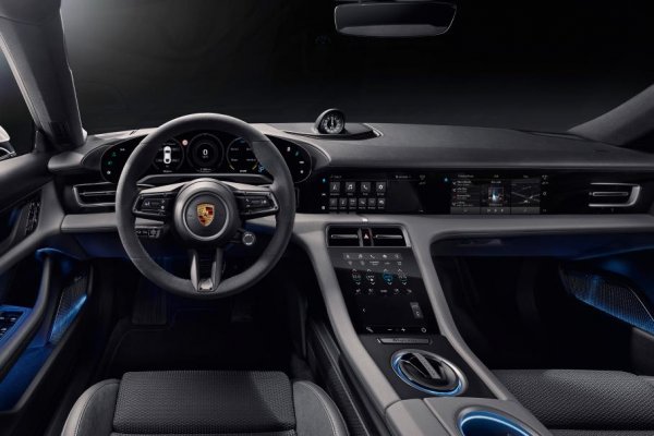 Сумарната мощност на електромоторите на Taycan Turbo S е 761 к.с., като те се зареждат от акумулатор с капацитет 93 кВт/ч. При използването на зарядна станция с постоянен ток с мокност до 270 кВт батерията на електромобила се пълни за 2 часа. Taycan се предлага и във версия с пета врата – Cross Tourismo, която е с 0,1 секунда по-бавна на ускорение и развива 250 км/ч. А за тези, които не харесват Porsche или цената (189 000 евро) на Turbo S им се струва висока, се предлага алтернатива от Audi - RS e-tron GT.