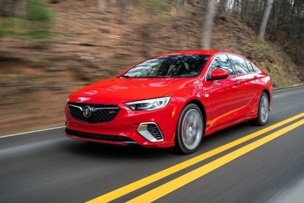 Много хора са склонни да не харесват моделите на Buick по една или друга причина. Но ако търсите нещо впечатляващо от тази марка, то тогава погледнете към Regal GS, който предлага отличен европейски стил, взет от Opel Insignia.