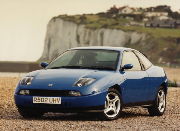 През последните две десетилетия Fiat тръгна стремглаво надолу най-вече заради проблемите с качеството на изработка и ужасяващите резултати за надеждност. През 90-те години обаче италианската компания произвеждаше един забележителен автомобил, какъвто е Fiat Coupe.