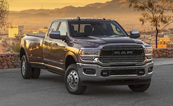 HD, или Heavy Duty, пикапите са по-малко популярни в Северна Америка от по-малките им събратя, но за разлика от Medium Duty (които са, объркващо, много по-големи), те все още се купуват от частни клиенти.

Настоящите модели 2500 и 3500 Heavy Duty с каросерия Crew Cab са най-дългите, проектирани някога за частни купувачи, с дължина от 6626 мм.
