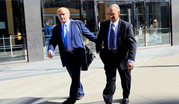 През 2011 офисът на Лию е обискиран от ФБР, скоро той и съпругата му са арестувани и са им повдигнати серия обвинения. Малко по-късно един от информаторите на китайския шпионин, Тим Спитлер, се самоубива. Лию е осъден на 15 години затвор по Закона за икономическия шпионаж от 1996, и на 27.8 милиона долара глоба. Мигърли, тогава вече 78-годишен, е осъден на две години и половина затвор. Лию бе освободен предсрочно през 2020, след като се разболя от Covid-19 и бе поставен на апаратно дишане. За американските власти и магистрати това бе знаков процес - демонстрация на рисковете от икономическия шпионаж, който вече не се извършва за парична облага на компании и частни лица, а в борбата между суперсилите за глобално надмощие. 
