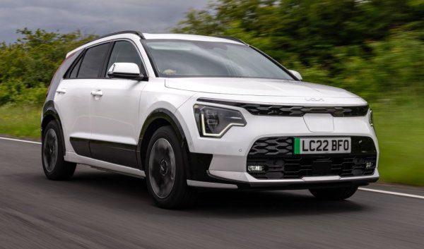 Eлектрическата версия на компактния кросоувър е удвоила продажбите тази година, като главен принос за това има договорът с една от водещите таксиметрови компании в София. 
