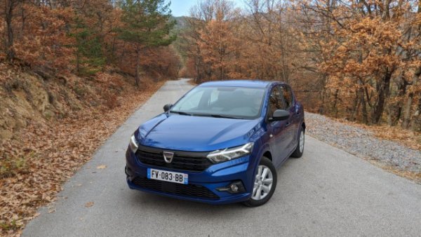 Румънският бюджетен автомобил е номер 1 в Алжир и в Колумбия, където обаче се продава под марката Renault. В Румъния най-популярният модел е неговата седан версия - Logan. 
