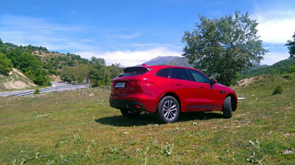 Jaguar F-Pace