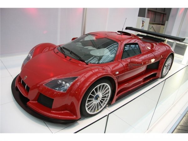 Двигателя произвежда 650 конски сили, но срещу допълнително заплащане, мощността може да достигне до 800 к.с. 