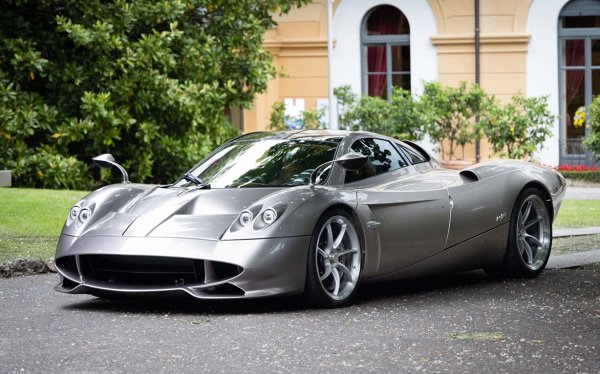 Година на производство: 2022 

Държава: Италия

Мощност: 840 к.с.

Цена: от 7,0 милиона евро

