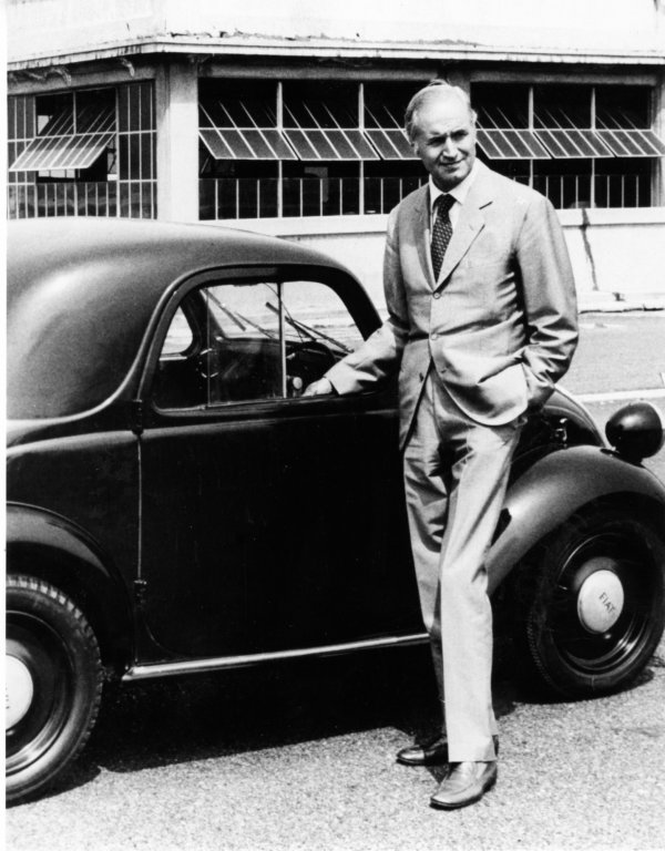 Между 1931 и 1932 г. кариерата на Джакоза прави значителни скокове нагоре. Добрите резултати, получени в отдела за авиационни двигатели, привличат вниманието на мениджърите в индустрията. За кратко време става бригадир. Данте е назначен на 14 ноември 1932 г. и месечната заплата се повишава до 1500 лири. Но преди всичко му е поверена основна задача: да проектира шасито и двигателя на първия евтин Fiat. Относително понятие, очевидно. 

Джовани Аниели получава покана от Бенито Мусолини, която е опасно да отклони. Бизнесменът трябва да произведе широко разпространена кола, която може да бъде закупена за 5000 лири. Такава кола няма в Европа. Единственият глобален прецедент е Ford Model T , но Съединените щати тогава е друга планета. През въпросната година най-достъпният модел на пазара е пуснат в Италия, а именно Fiat 508 Balilla, който започваше от 10 800 лири. Така начинанието изглежда невъзможно.
