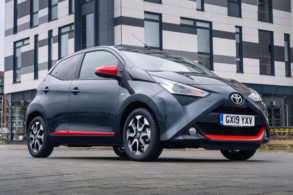 Рейтинг на надеждност: 99,1%

Не е чудно, че Aygo (сега заменен от Toyota Aygo X) е любим сред новите шофьори &ndash; той е компактен, икономичен и изключително надежден. Всъщност това е най-надеждната малка кола, която можете да закупите. Само 6% от собствениците на Aygo съобщават за грешка и окачването е единствената проблемна област.

Всички Aygo в това проучване, които са имаха повреда, все още е можело да се карат, като са ремонтирани за по-малко от седмица. Toyota покрива разходите за всички ремонтни дейности.