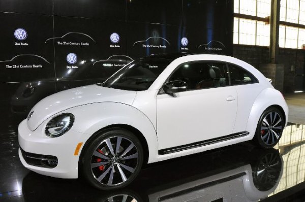 Премиерата на новия VW Beetle от автосалон Ню Йорк 2011