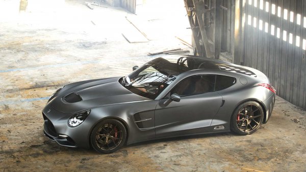 Този суперавтомобил бие по мощност GFG Kangaroo със своите 965 кончета. Това е втората кола на италианската компания Puritalia след 2014 г., когато направи роудстъра 427, вдъхновен от златните години на местния автомобилен дизайн.