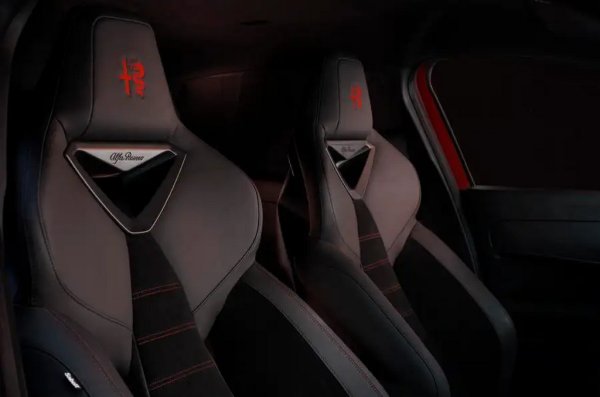 Още снимки на новата Alfa Romeo Milano разгледайте по-нататък в галерията. 