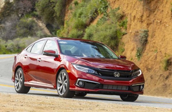 Актуалното поколение на Civic е на пазара от няколко години, като си остава сред най-популярните модели в света. Затова и четвъртото място в този списък няма как да бъде определено като изненада.
