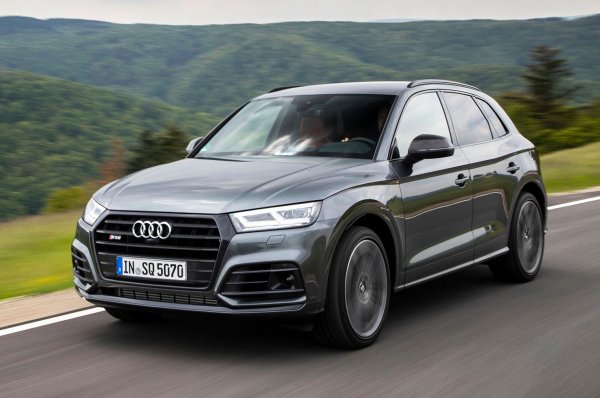 Дизеловото Audi Q5 40 TDI изразходва 6,03 литра гориво на 100 км. Обърнете внимание на отличния му интериор и перфектната инфотейнмънт система.