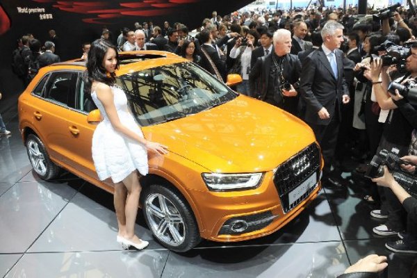 Момичетата на автосалон Шанхай 2011