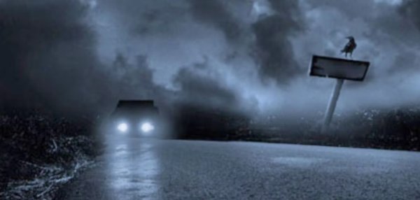 Колите в творбите на Стивън Кинг не винаги са толкова откровено смъртоносни като Кристин или Зеления гоблин. Те не винаги просто оживяват и прегазват хората. Понякога те функционират повече като транспорт от безопасно място до по-зловещо. Такъв е случаят с призрачната кола в &bdquo;Да караш куршума&ldquo;.

След като майката на студента Алън Паркър получава инсулт, той е принуден да се прибере на стоп от училище. Скоро той се оказва сам през нощта на празен участък от пътя. Това е, докато не бъде взет от друга кола убиец на Стивън Кинг. 