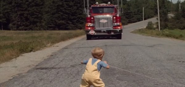 Колите убийци присъстват в много от разказите на Стивън Кинг и се появяват в някои от романите му, дори и да не са в центъра на историята. В &bdquo;Прекият път на Мисис Тод&ldquo;, кратка история от колекцията на King's Skeleton Crew (1985 г.), една жена е обсебена от намирането на най-краткия маршрут между две точки и открива начин да използва колата си, за да сгъне реалността като карта. Използвайки тази техника, тя е в състояние да излезе от този свят и да премине през друг, за да стигне до местоназначението си, като става все по-млада с всяко пътуване, докато не се подразбира, че тя отива в друг свят и никога не се връща.

Други коли-убийци в работата на Кинг включват камиона, който минава през Гейдо Крийд в &bdquo;Гробище за домашни любимци&ldquo;, и Ford Pinto, който е основната обстановка за &bdquo;Куджо&ldquo;. Фактът, че камионът, който убива Гейдж, е смъртоносен по много по-пешеходен начин от Кристин или Зеления гоблин, го прави не по-малко ужасяващ. А Ford Pinto в &bdquo;Куджо&ldquo;, макар и да не е смъртоносен сам по себе си, служи като вид затвор, който със сигурност става смъртоносен за нещастното семейство Трентън