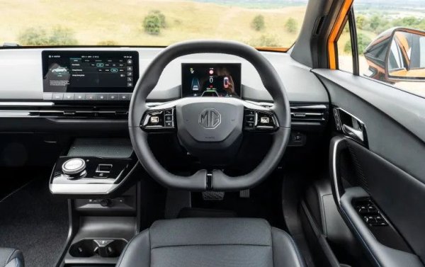 MG 4 се класира на второ място в общото класиране, както и на първо място в категорията на електрическите превозни средства. Цели 30% от потребителите са имали проблеми с автомобила, които засягат почти всяка категория дефекти.