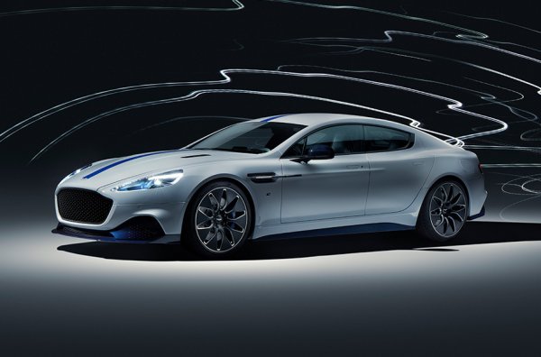 През последните години Aston Martin радикално промяна курса си, което в крайна сметка доведе и до отказ от пускането на Rapide E. Този автомобил беше разработван в продължение на няколко години и трябваше да открие нова страница в историята на марката. Дори се твърдеше, че ще се появи в новия филм за Джеймс Бонд...
