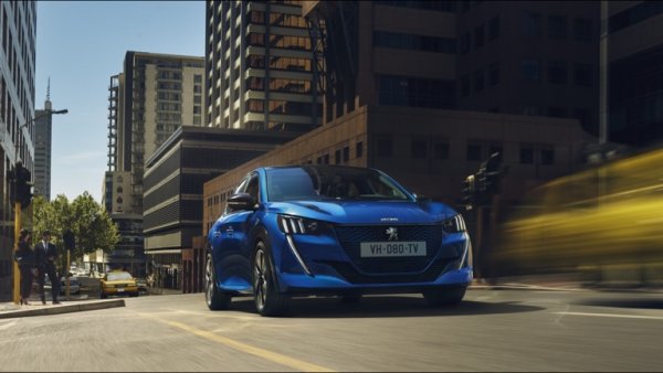 11. Peugeot e208 - 710 продажби през 2020 (710 общо), 12. Mercedes EQC - 609 (695), 13. Skoda Citigo electric - 593 (595), 14. Volkswagen e-Up! - 545 (10 044), 15. MG ZS EV - 512 (514), 16. Opel Ampera-e - 508 (3 714), 17. Kia eNiro - 458 (1304), 18. Seat Mii EV - 446 (446), 19. Jaguar i-Pace - 423 (4 714), 20. Porsche Taycan - 290 (292), ... 26. Tesla Model S - 72 (20 665)
