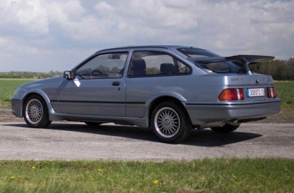 Ако се насочим към по-достъпните модели, стигаме до още едно впечатляващо съревнование. В него  участва Ford Sierra RS Cosworth с 2,0-литров турбомотор с 204 к.с., който позволява ускорение от 0 до 100 км/ч за 6,8 секунди и развиване на максимална скорост от 240 км/ч.