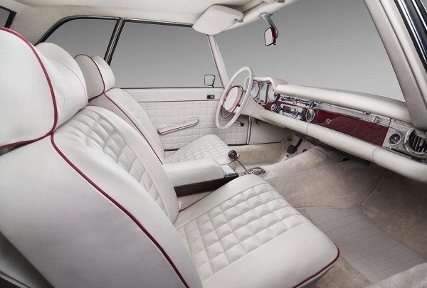 Реставриран Mercedes-Benz 280SL от българските специалисти Overdrive