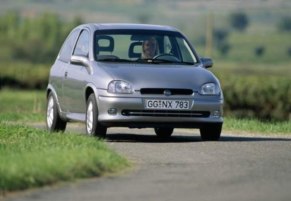 Opel Corsa B GSi (1993).