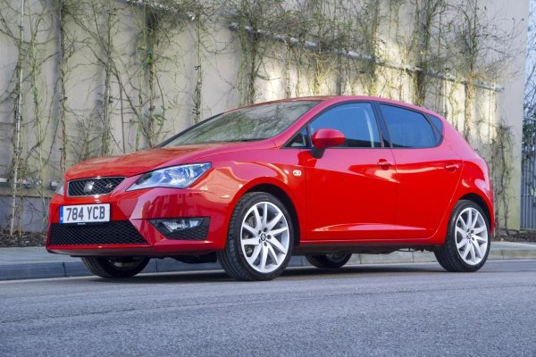 При този модел 31% от анкетираните собственици съобщават за проблеми през последните две години. Повредите са от широк спектър, като засягат климатика, батерията, каросерията, спирачките, двигателя, електричеството, ауспуха, скоростната кутия/съединителя, вътрешната облицовка/седалките, кормилното управление и окачването. В 67% от случаите ремонтът е отнел по-малко от ден.