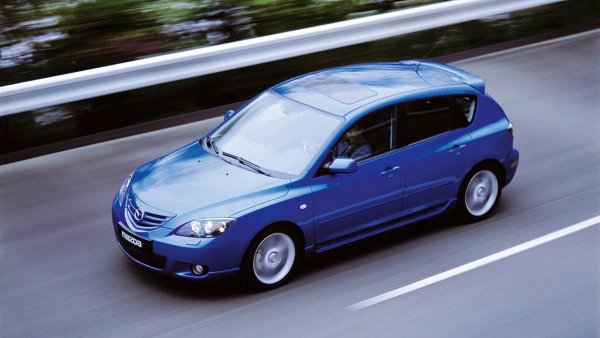 Механизмът за избор на предавките заслужава отделно внимание. Слабите синхронизатори обичат да хвърлят скоростната кутия "в неутрално положение" в най-неподходящия момент, което е особено досадно при интензивно шофиране.

Почти няма смисъл да се прави основен ремонт на iB5, защото тя е твърде нежна. Много по-надеждно е да се инсталира по-здрава петстепенна MTX75, която се използваше в 2-литровите версии на същия Focus.
