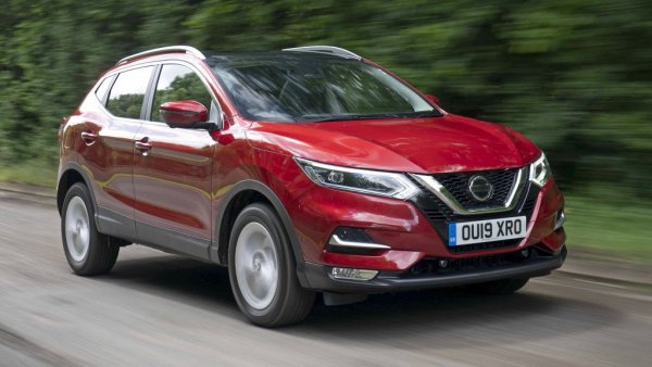 Още 156 продажби за Nissan през септември. Огромната част от регистрациите през тази година се падат на кросоувъра Qashqai - 1214, което го прави най-продавания модел изобщо на българския пазар (с уговорката, че Nissan всъщност е лидер по дерегистрирани за реекспорт коли - 880). Далеч зад Qashqai са X-trail - 90 бройки, и Juke - 51. 
