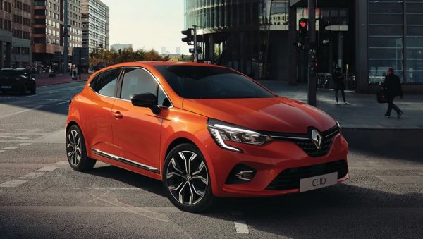 Лидерът по регистрации през септември, с общо 297 автомобила. От началото на годината за 2393, от които 673 - с категория N1, а 240 са с прекратена впоследствие регистрация, вероятно за износ. 
Най-популярният модел е Clio - 1111, пред Master - 526, Megane - 320, Captur - 196. Заслужава си да се отбележат и 18-те регистрации на електрическото Zoe. 
