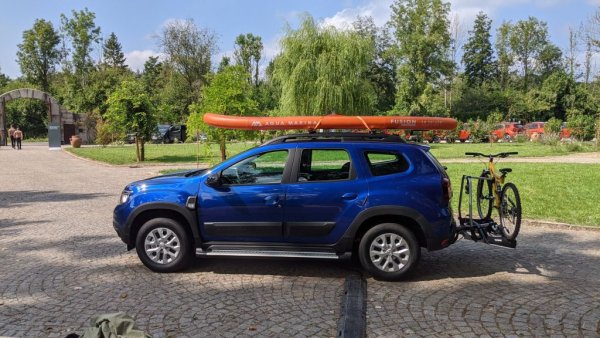 "С еволюцията на гамата ни все повече купувачи на нови коли се прехвърлят към нас. Когато пуснахме Dacia на пазара, привличахме основно хора, които дотогава си бяха купували автомобили втора ръка. Duster и новото Sandero промениха това, а сега същото правят Spring и Jogger. Днес само около 30 процента от клиентите ни идват от пазара втора ръка. Искаме да запазим и едните, и другите. 
Електрическият Spring допълнително променя профила на клиентите ни. При много от купувачите той е всъщност втора кола в семейството, като първата е скъп премиум автомобил. 80% от клиентите на Spring са нови за марката. Смятам, че в бъдеще с новия ни по-голям SUV също ще привлечем нови хора към Dacia". 
