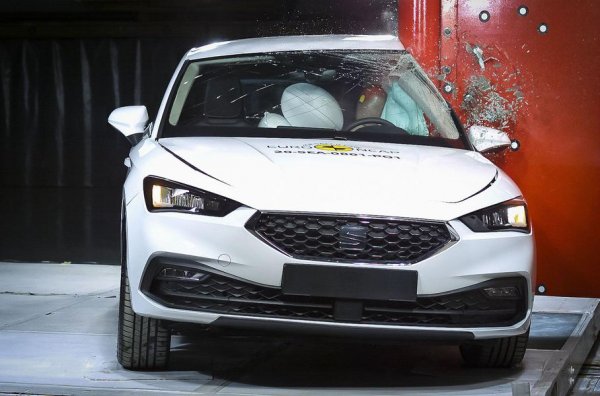 Новото поколение на Seat Leon също взе максималните 5 звезди, като испанския хечбек получи и най-висока оценка за защита на възрастните пасажери в колата - 92%.
