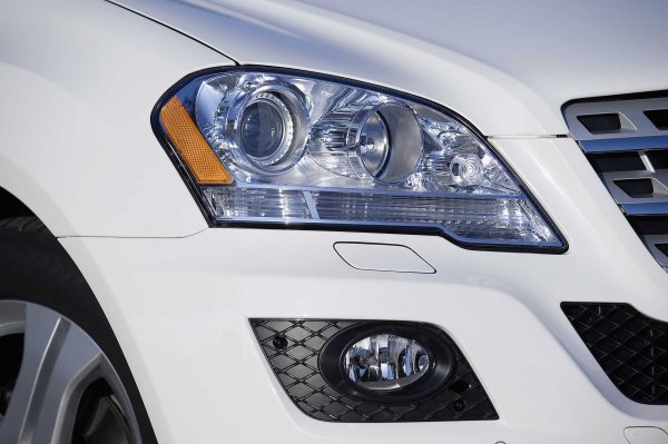 Повечето собственици не са се сблъсквали със сериозни проблеми в това отношение. Тъй като всъдеходът вече е на носеща конструкция, а не на рама, както беше преди това, опасенията от появата на ръжда по тези места отпадат. Тя обаче може да се появи на други места &ndash; вътрешната страна на калниците, праговете и отсека на двигателя, като това се случва най-вече при автомобилите, карани на тежък терен. Затова, преди покупка колата трябва вниманието да бъде огледана именно за ръжда.