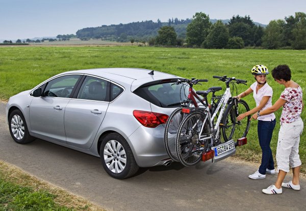 За разлика от Chrysler, в Opel поемат отговорност за всички агрегати &ndash; двигател, трансмисия, кормилна и спирачна система, електрооборудване. Гаранцията обаче действа докато колата направи пробег от 160 000 км, като работата в сервиза е безплатна, а клиентът плаща за резервните части в зависимост от пробега. Историята приключва през 2011 година, тъй като компанията започва да си връща доверието на клиентите.