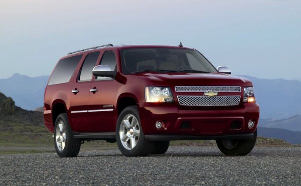Chevrolet Chevrolet Suburban успешно се изправя срещу повече от своите японски колеги по отношение на надеждността. Неговото първо поколение излиза през далечната 1935 г., което го прави най-дълго произвежданият модел в историята на световната автомобилна индустрия. Благодарение на здравата си платформа Suburban спокойно изминава над 320 000 км, като това важи особено за 9-ото поколение на модела (GMT900), произвеждано между 2007 и 2014 г.