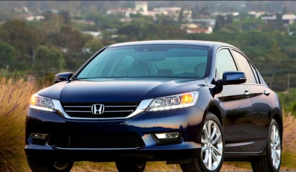 С осем автомобила от 10-те в този списък, ясно се вижда, че японците са майстори в производството на надеждни превозни средства, а Accord на Honda е един от най-добрите в това отношение. Той се превърна в един от най-предпочитаните модели на американския пазар благодарение на здравината си, като през годините много бройки от модела са изминали над милион мили (1,6 млн км)