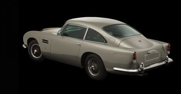Aston Martin DB5 на Джордж Харисън