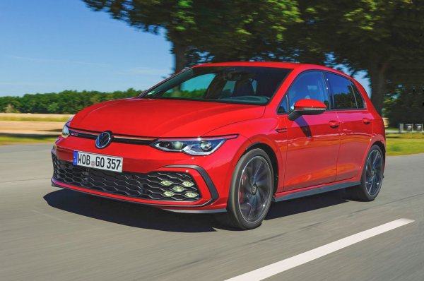 Осмото поколение на култовия Golf логично се сдоби с GTI версия. Очакваме модификацията съвсем скоро, с двулитров бензинов двигател и мощност от 245 к.с. На по-късен етап очакваме още &bdquo;по-злите&rdquo; Clubsport, GTE и Golf R.