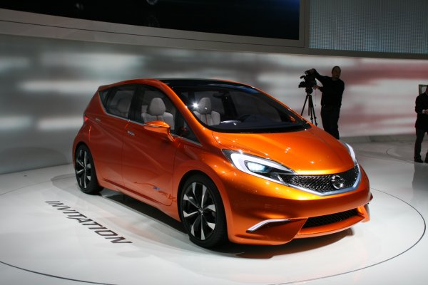 Женева 2012 / Nissan Invitation Concept