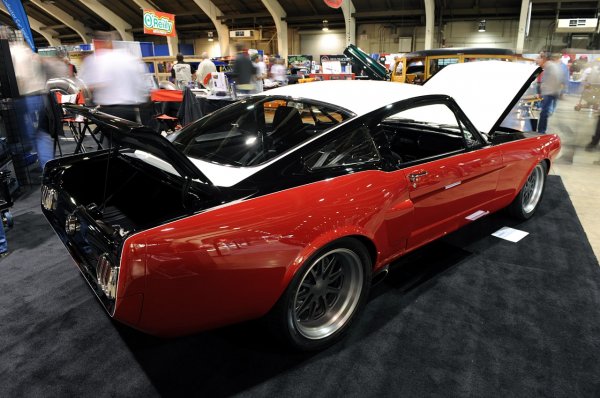 Кадри от тазгодишното американско автоизложение "Grand National Roadster Show"