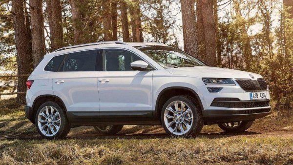 Среден процент проблеми: 5,3%
Среден пробег: 61 000 км
Най-високото класиране на Skoda в историята на класацията на TUV. Karoq замести по-малката Yeti в гамата през 2017 и се произвежда къде ли не: в Квасини и Млада Болеслав (Чехия), Оснабрюк (Германия), Братислава (Словакия). Инспекциите в TUV показват само относително бързо износване на спирачните накладки. Клиентите се оплакват от характерните за цялата група VW недостатъци на мултимедията. Сервизните акции бяха за дефектни задни подглавници, откачащи се плочки на педалите и неотварящи се въздушни възглавници. 