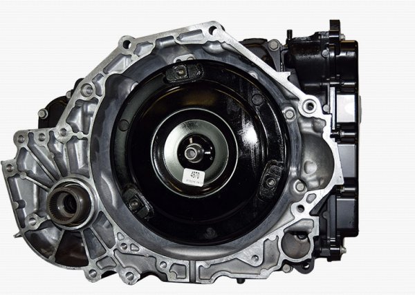 Два са вариантите и за автоматик. Първият е AF40-6, разработка на японската Aisin - доста прилична кутия, която обаче е много чувствителна към чистотата на маслото. При редовни смени на маслото спокойно изкарва 200-250 хиляди километра. 
Вторият автоматик, срещан при Insignia, е 6T45 - съвместна разработка на GM и Ford. Тя има ред конструктивни дефекти, водещи до недостатъчно охлаждане, бързо замърсяване на маслото, проблеми със соленоидите. Тук въпросът с ремонта е не дали, а кога. 
