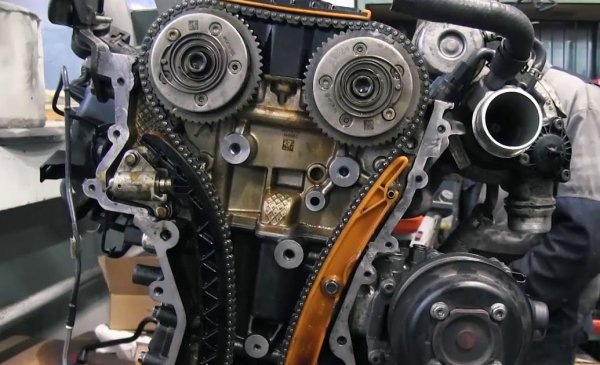 След фейслифта през 2013 се появи и A14NET - 1.4-литров агрегат с турбо и 140 коня. Макар и първа стъпка по пътя към даунсайзинг, този мотор не носи прекалени компромиси. Блокът си остава чугунен и издръжлив. Ангренажният ремък е заменен с верига, което обичайно е рецепта за последващи усложнения, но в случая с този мотор те не са чести. 
Другата новост от 2016 бе новият 1.6-литров A16XHT, означаван с абревиатурата SIDI в чест на директното впръскване. Той също няма репутацията на особено проблемен, но все пак дюзите и турбото рано или късно ще изискват подмяна. 
