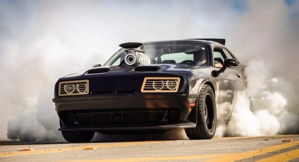 Филм - &bdquo;Лудият&nbsp;Макс&nbsp;2: Воинът на&nbsp;пътя&ldquo;&nbsp;(1981 г.)

Цена на автомобила - 265 000 долара